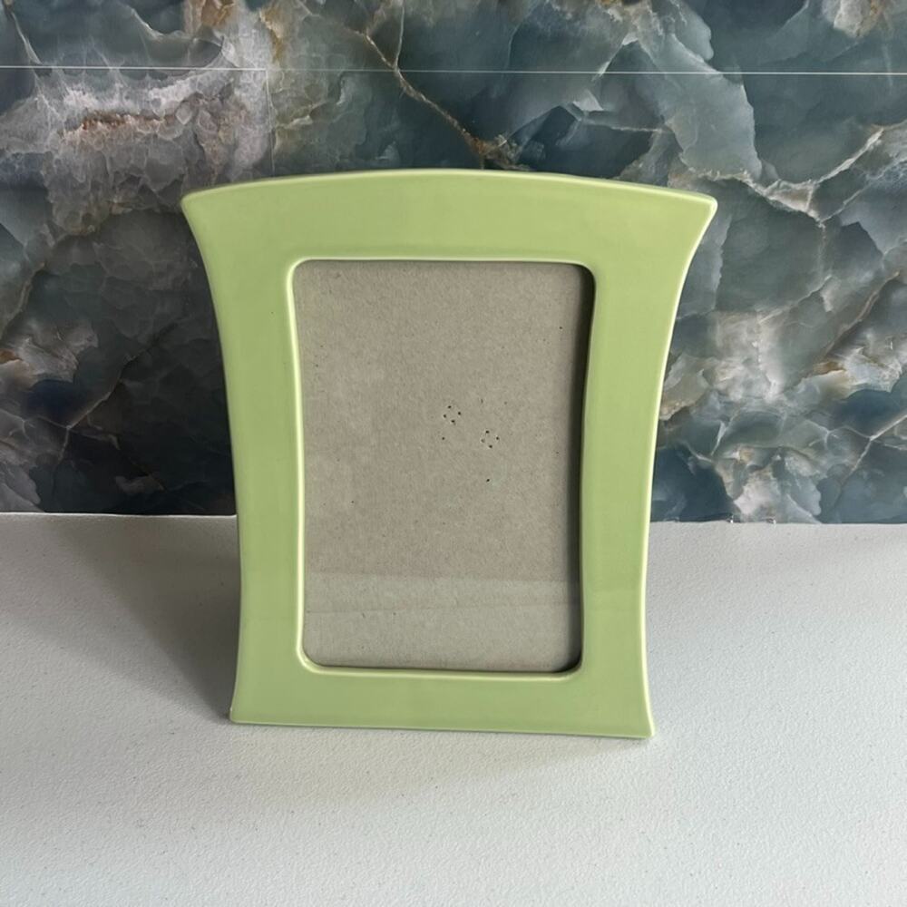 Retro Green Curved Picture Frame Made Of Porcelain (5.5"x7.5")